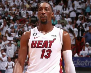 下载开云-阿德巴约出战29分钟，18投11中得到25分10篮板3助攻3抢断2帽